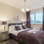 Contemporary 1 Bed Manchester Flat - Sleeps 3