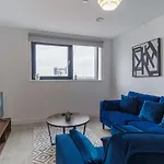 Stunning 2 Bed Apartment In Salford With Views