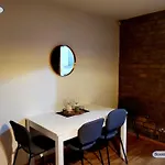 Lovely 3 Bedroom Home In Manchester -Sleep 7