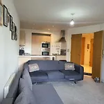 Delightful 2 Bedroom Apartment