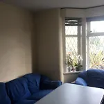 Single Room - Town & University Nearby, 24H Bus, Airport-Linked