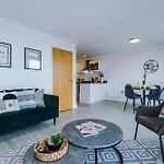 Cosy 2 Bed Apt N City Centre & Mediacity