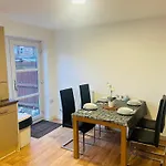 R & N Holiday Home