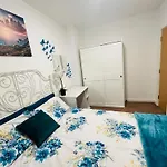R & N Holiday Home
