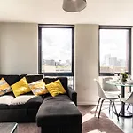 Prime Location 1 Bed Penthouse Apartment