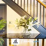 3 Bedroom Home By Nyos Properties Short Lets & Serviced Accommodation Manchester With Garden