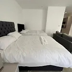 Manchester Old Trafford Studio Apartment