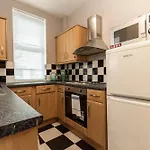 Spacious Suite 3 - Private Room For 3