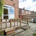 Guestready - Enchanting Life In Gorse Hill