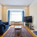 Guestready - Enchanting Life In Gorse Hill