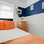 Hilltop House In Central Manchester - Free Parking