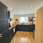 Modern King Bedroom Near Etihad Stadium & The Coop Live