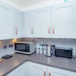 The Edge - Enjoy A Luxury Stay
