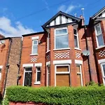United View! Big House, Prime Location, Transport
