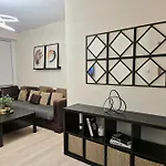 Large Four Bedroom House In Manchester Near Centre