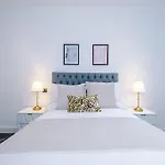 Sleek Loft Oasis In City Centre