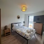 Lovely New Home In Manchester Close To Manchester City Fc