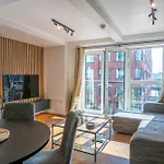 Urban Luxury: Spinningfields 2 Bed Apartment