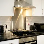 Autumn Breeze, 2Br Apartment, Didsbury, Manchester