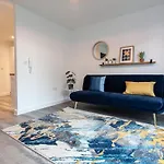 Superb 2 Bed Flat 5Min To Old Trafford Stadium