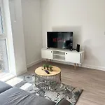 Lovely 2 Bedroom Apartment