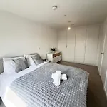 Lovely 2 Bedroom Apartment