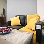 Spacious Studio Near Christie Hospital
