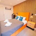 Stunning 3 Bedroom Manchester Apartment