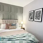 Chic 2Br Swinton Gem For Families & Couples Trafford Centre Nearby