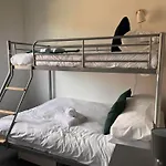 Pass The Keys Old Trafford 4-Bedroom Retreat Near Manchester United & City Centre - Family-Friendly