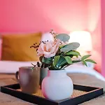 Trendy 3Br Pad In Manchester