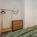 Boutique 4-Bed House In Manchester - Games Room