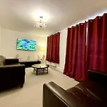 Uniquejoe Properties - 3 Bedroom