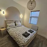 Urban Oasis 2 Bed Apartment