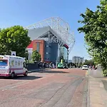 Old Trafford Penthouse Duplex - Steps From Mufc