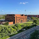 Old Trafford Penthouse Duplex - Steps From Mufc