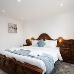 Cosy Retreats Central, Netflix, Free Parking