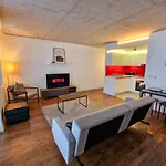 Stunning Canal Side Flat By City Superhost