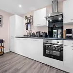 2 Bed Flat Manchester City