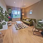Sophisticated Two Bedroom Apartment With Parking
