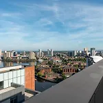 Modern Apartment Central Old Trafford