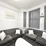 Large Home In Heart Of Bustling Levenshulme