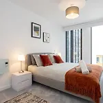 Pet Friendly 2Br Near Station By Asquare Letting