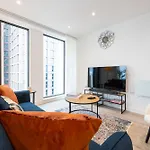 Pet Friendly 2Br Near Station By Asquare Letting