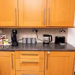 3 Bedroom House Manchester Free Wifi And Parking