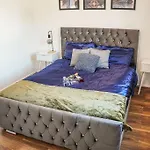 Mvps Snug Urban Hideaway