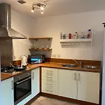 2 Bedroom 2 Bathroom City Centre Apartment