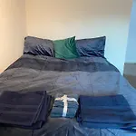 2 Bedroom 2 Bathroom City Centre Apartment