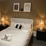 Deluxe 2 Bed Flat