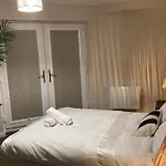 Deluxe 2 Bed Flat